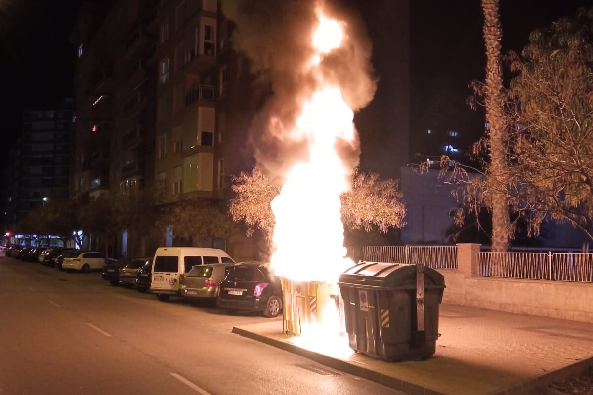 Detenido por quemar contenedores en Cartagena