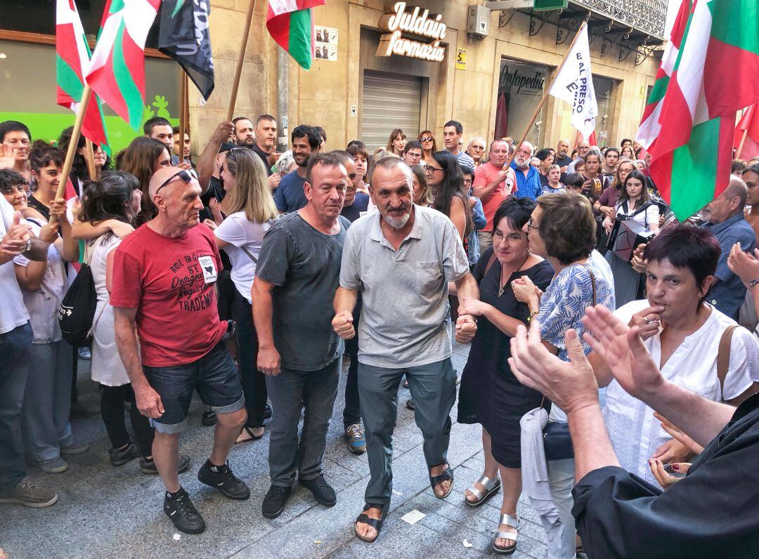 Acto de bienvenida a presos etarras en Oñate.