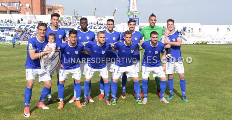 Formación inicial del Linares Deportivo frente al Martos CD.