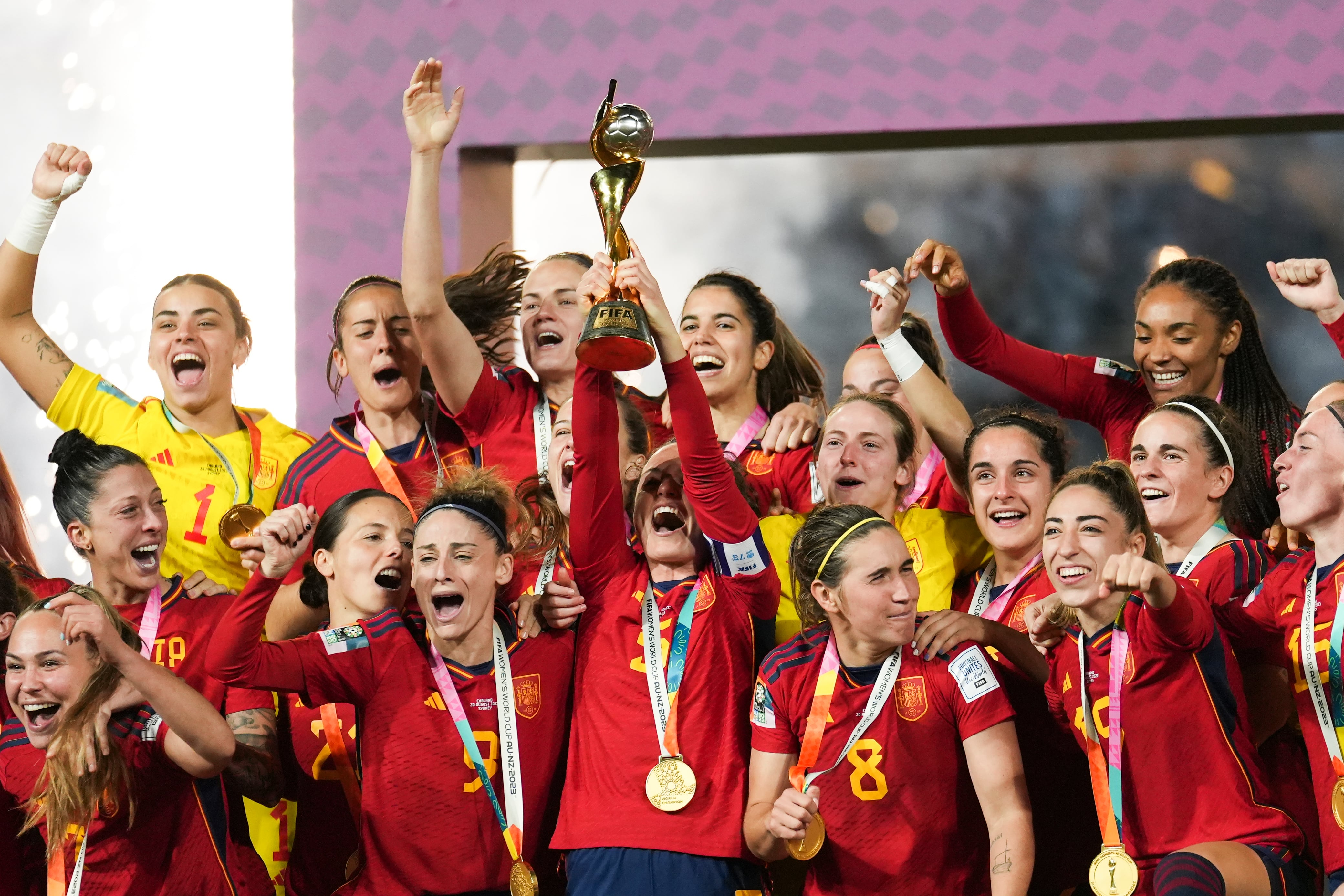 Las jugadoras de la selección femenina de fútbol celebran el Mundial conseguido, el pasado mes de agosto.