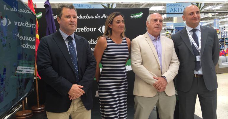 Momento de la inauguración de la Muestra de productos andaluces en Carrefour