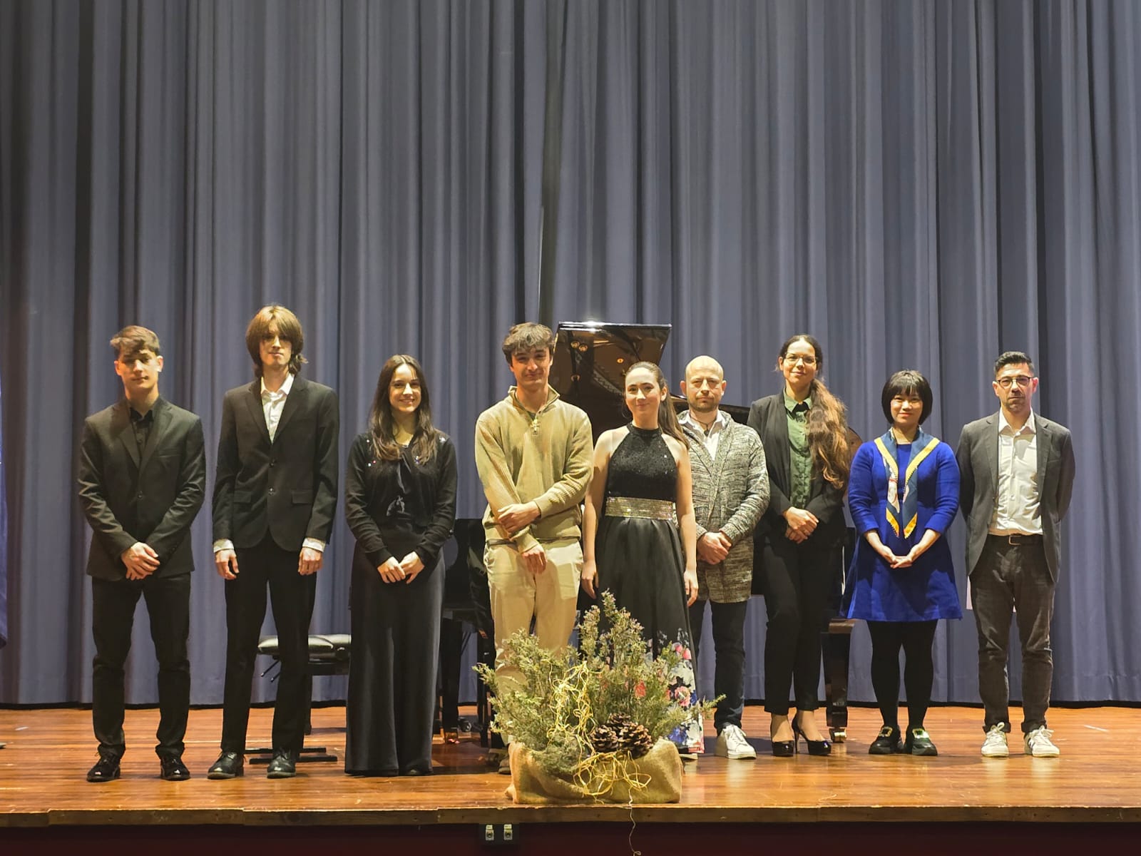 Participantes y jurado