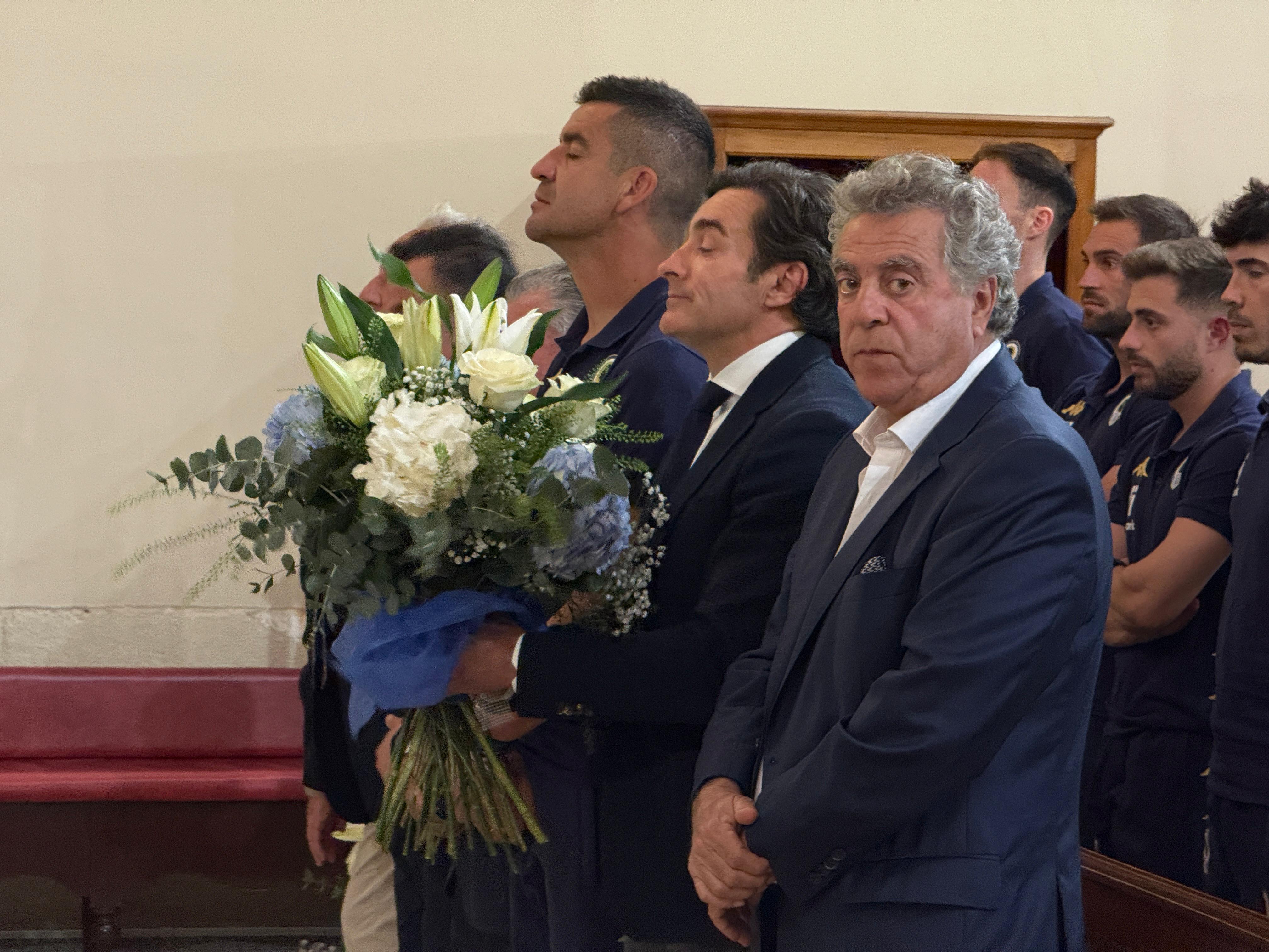 Enrique Ortiz, Carlos Parodi y Rubén Torrecilla, en la ofrenda a la Santa Faz