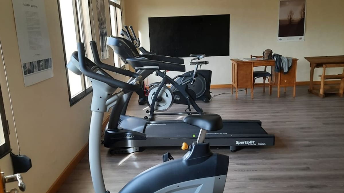 Villanueva de Gumiel estrena un pequeño gimnasio para sus vecinos