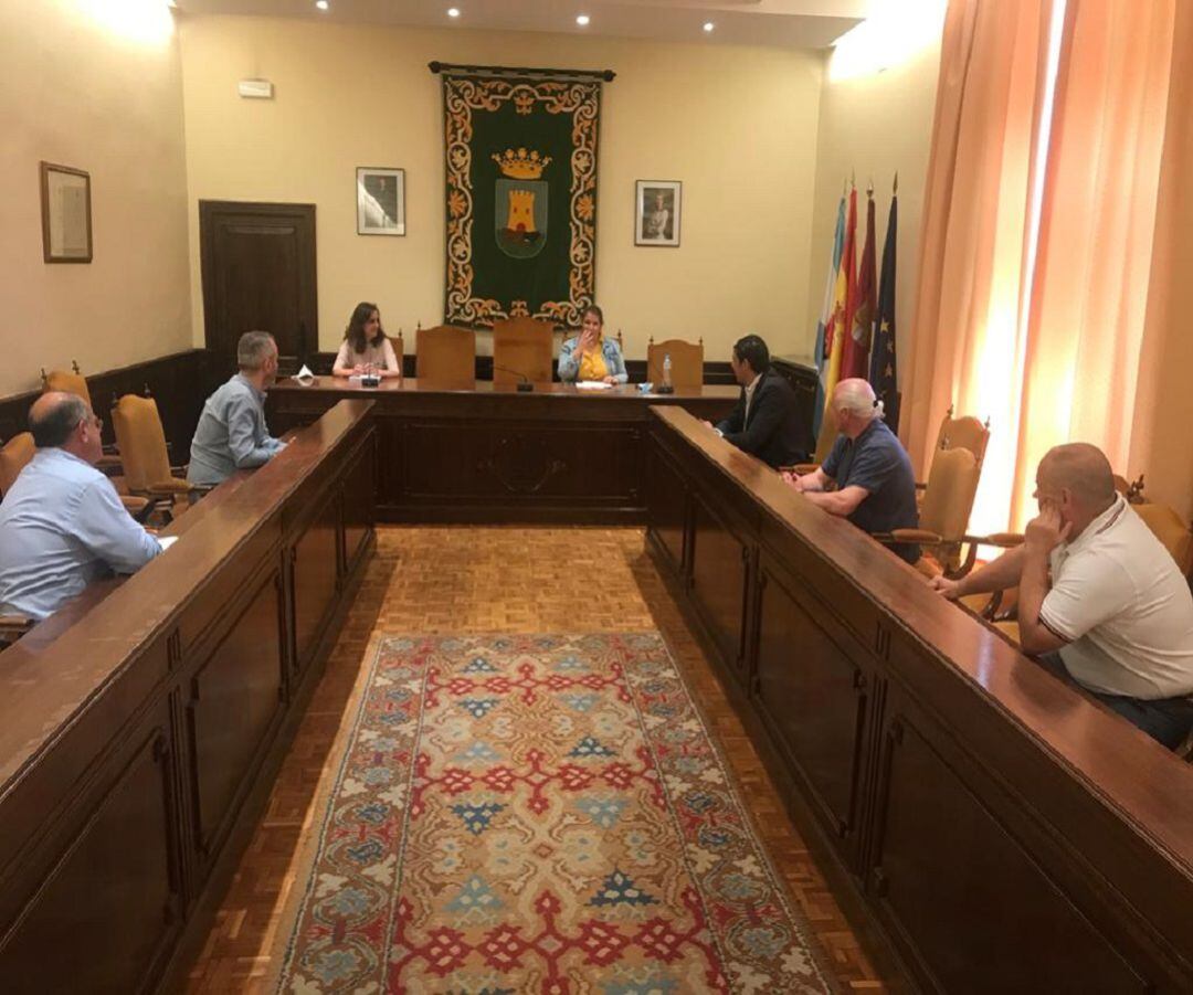 Reunión de la alcaldesa con sindicatos