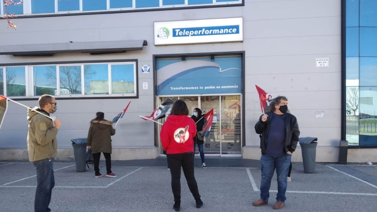 La CGT visibiliza las consecuencias laborales de las estrategias de Teleperformance en Ponferrada