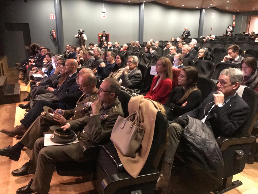 Participantes y público en el Foro ADEA