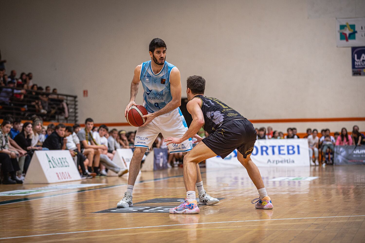 Alex Barrera en un partido amistoso ante el Juaristi la pasada temporada. / Foto: SPB Cintia Cortés