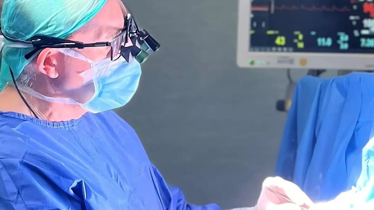 Neurocirujano que ha intervenido el tumor