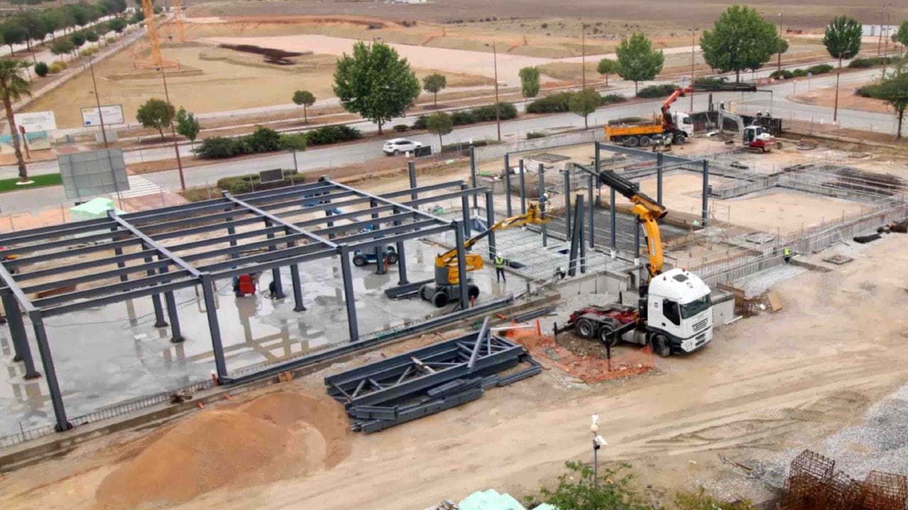 Obras de construcción del edificio UGR-DONES en Escúzar (Granada)