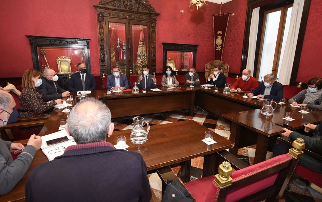 Reunión de la Mesa del Ferrocarril este 16 de noviembre de 2021 en el Ayuntamiento de Granada