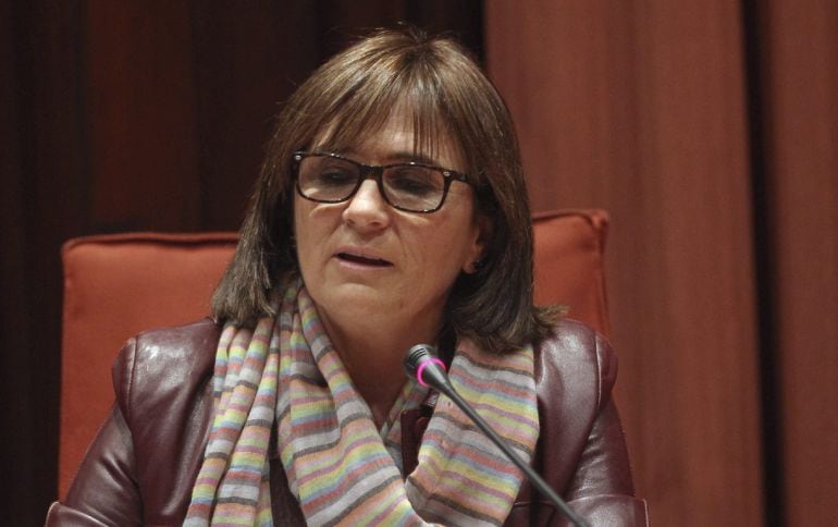 GRA323. BARCELONA, 02/03/2015.- Marta Pujol Ferrusola, hija del expresidente Jordi Pujol, durante su comparecencia hoy ante la comisión de investigación del Parlament, donde ha admitido que entre 1988 y 1997, cuando su padre era presidente de Cataluña, encadenó doce encargos de la Generalitat para impulsar proyectos como arquitecta, de los que sólo uno, el último, fue a través de un concurso, aunque en un proceso restringido. EFE/Toni Garriga