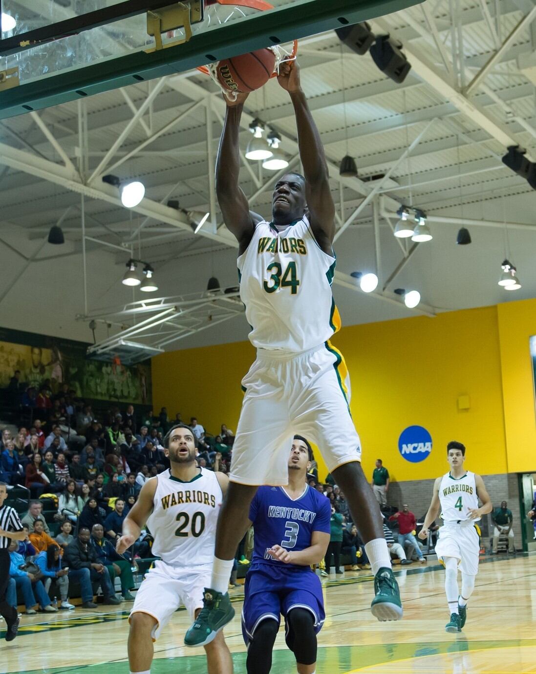 Joel Ndondo en su etapa universitaria en Estados Unidos
