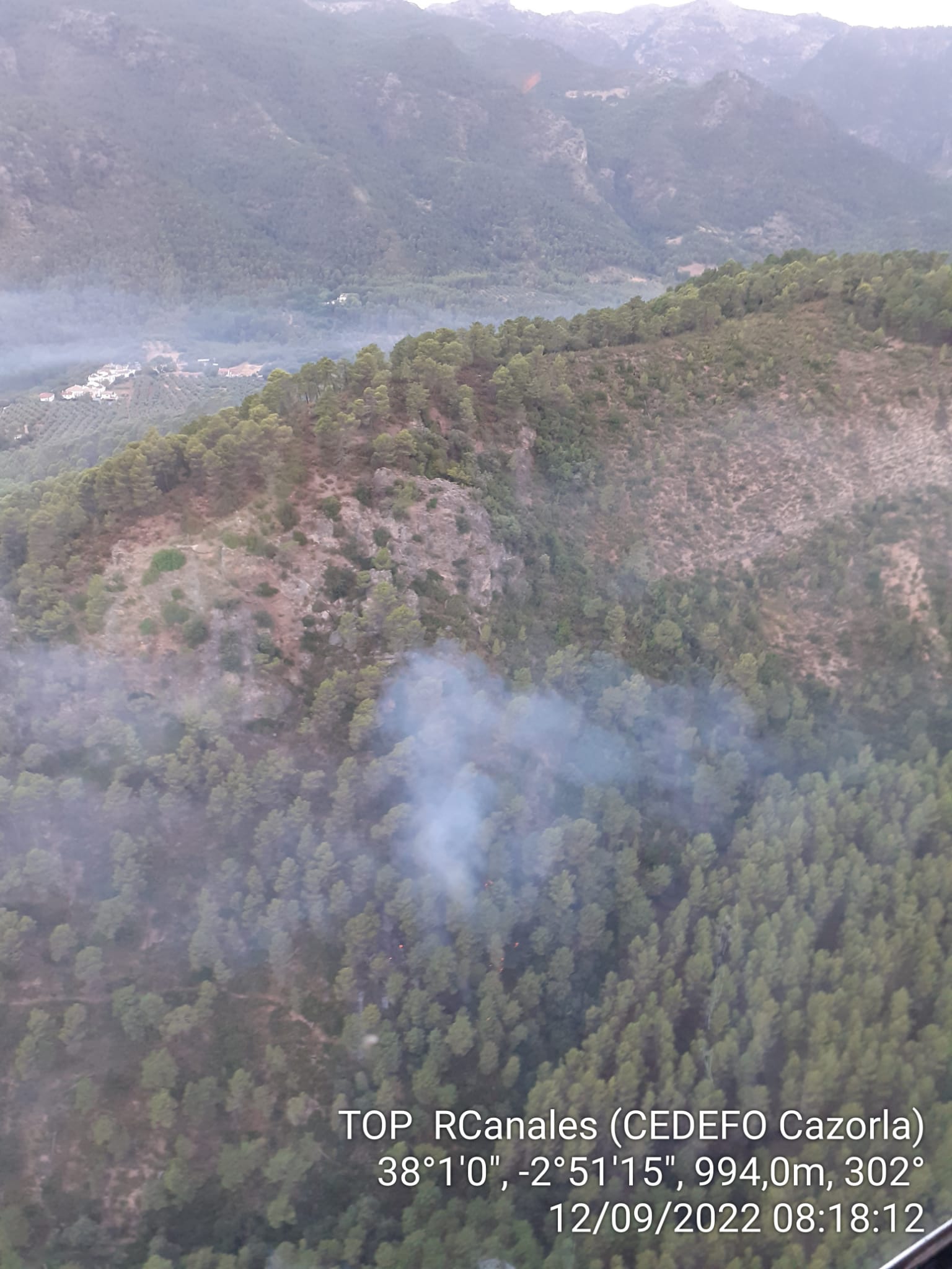 Imagen del incendio en el paraje del río Borosa.