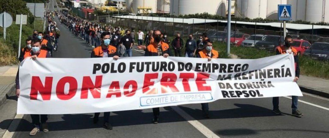 Trabajadores de la refinería en manifestación