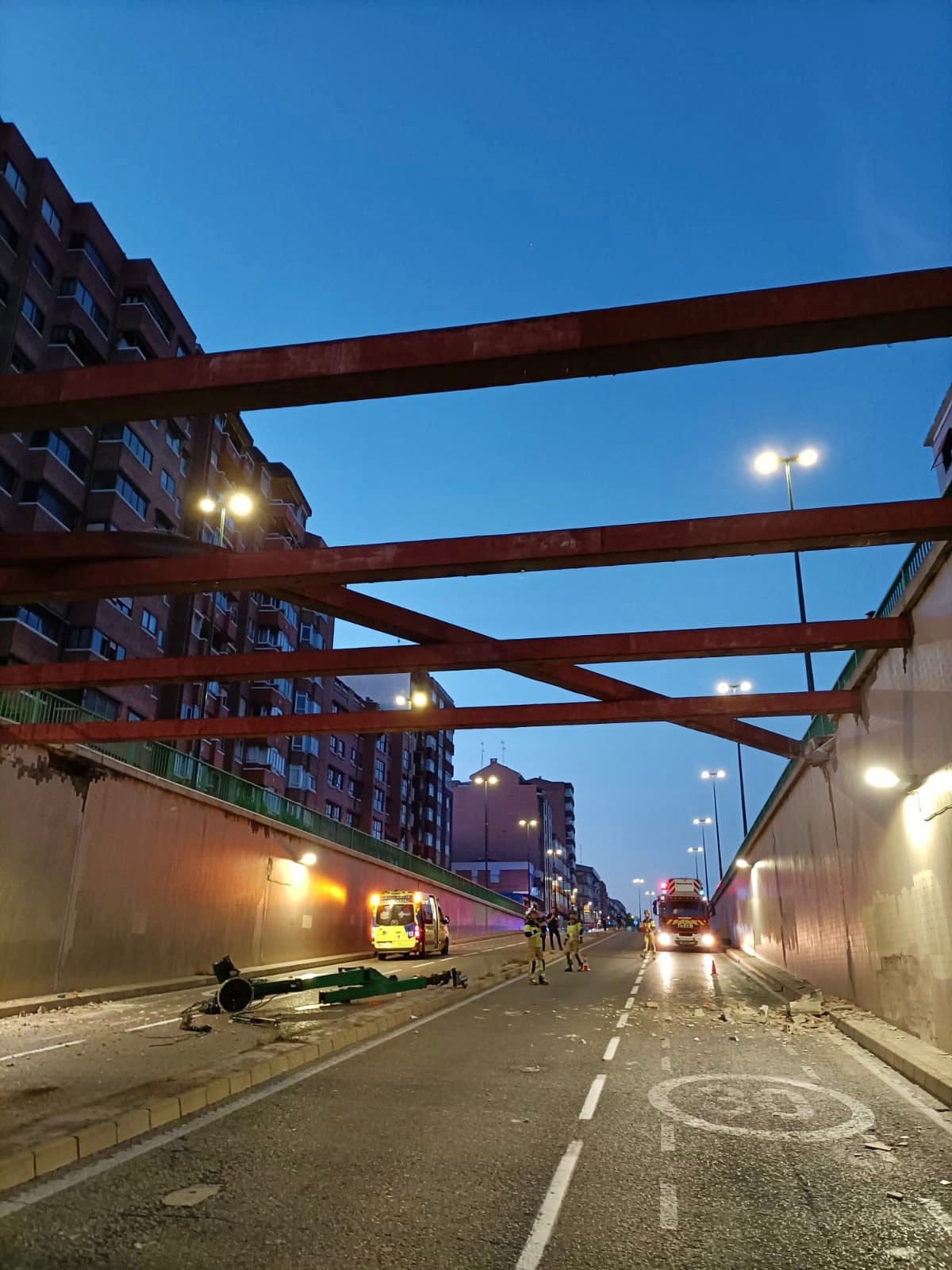 Accidente en el túnel de San Isidro de Valladolid | @PoliciaVLL