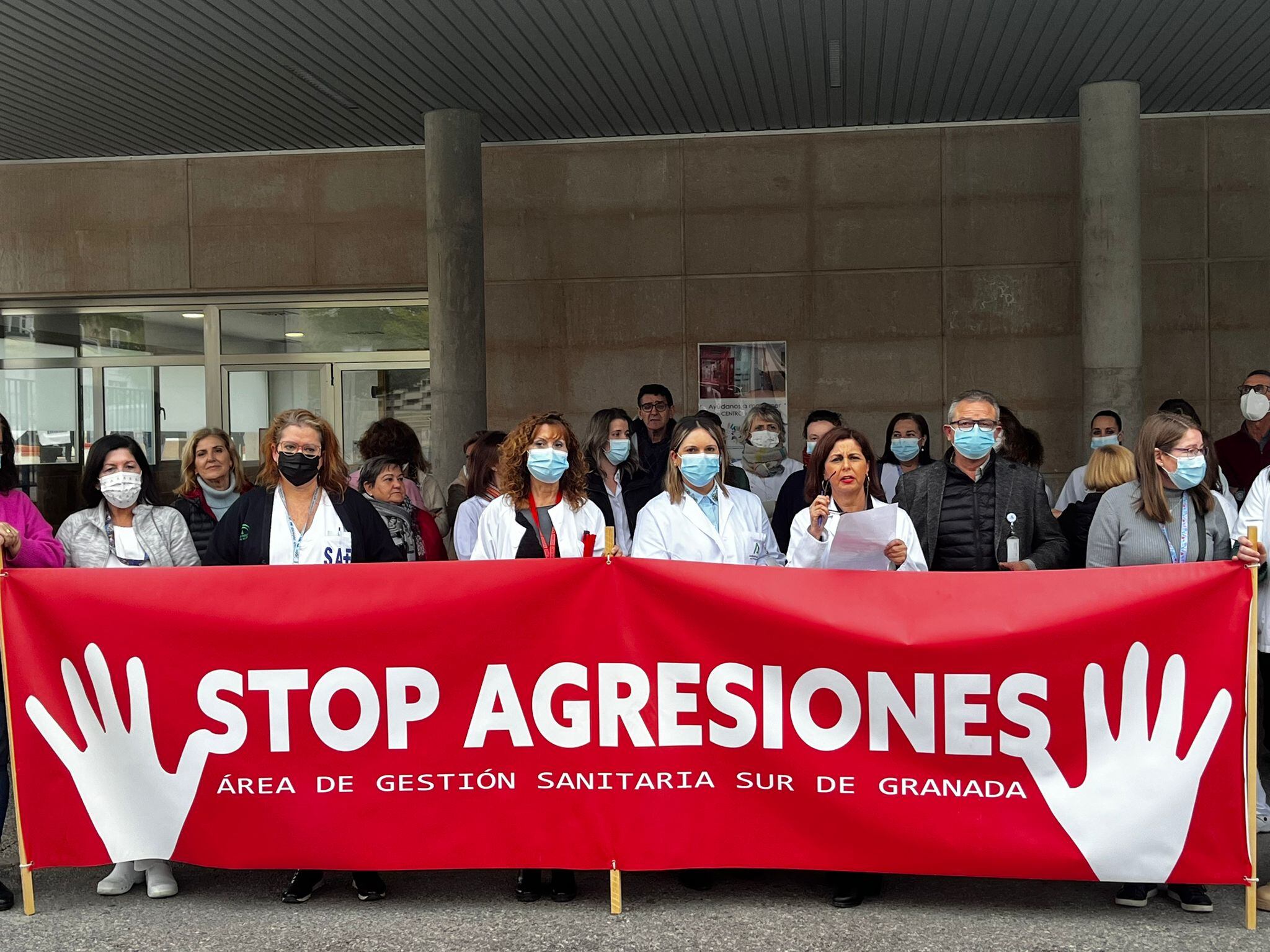 Concentración ante la última agresión al personal sanitario en la costa