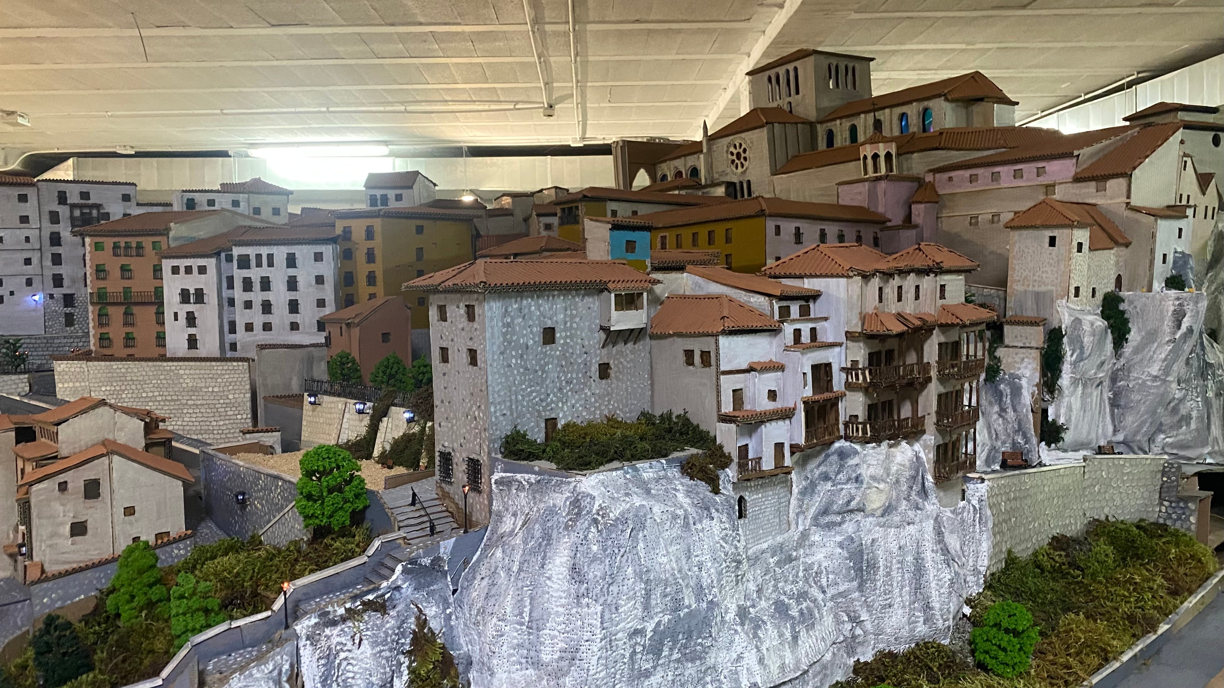 Casas Colgadas en la maqueta gigante del casco antiguo de Cuenca.