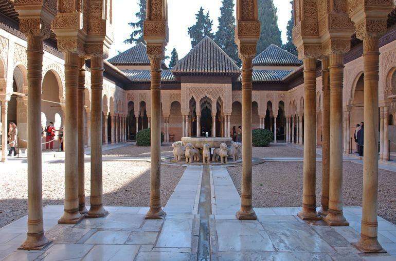 Patio de Los Leones