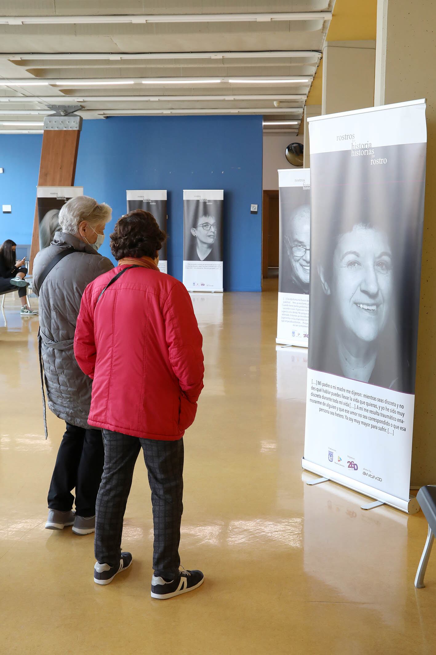 La exposición &#039;Historias con rostro. Rostros con historia&#039; de la Fundación 26 de Diciembre en el Centro Cultural Pablo Iglesias de Alcobendas