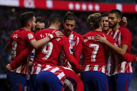 Los jugadores del Atlético de Madrid celebran el gol ante Las Palmas.