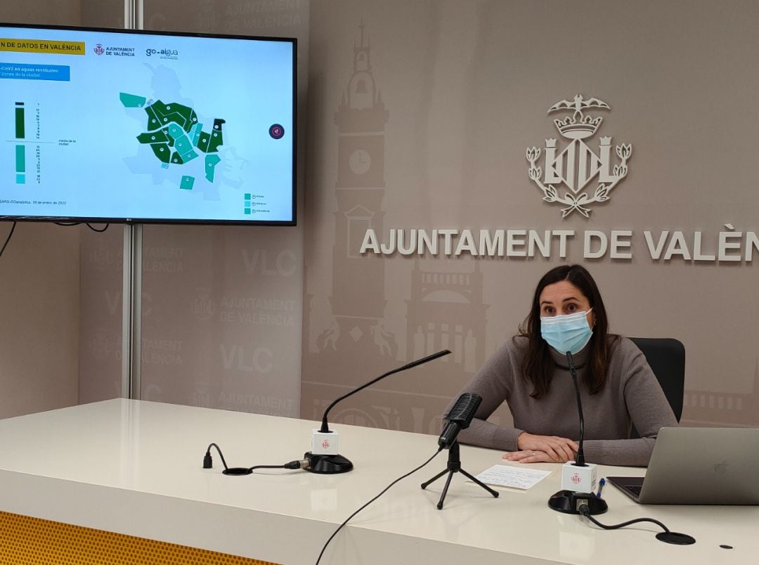 La concejala del Ciclo Integral del Agua, Elisa Valía, durante la rueda de prensa