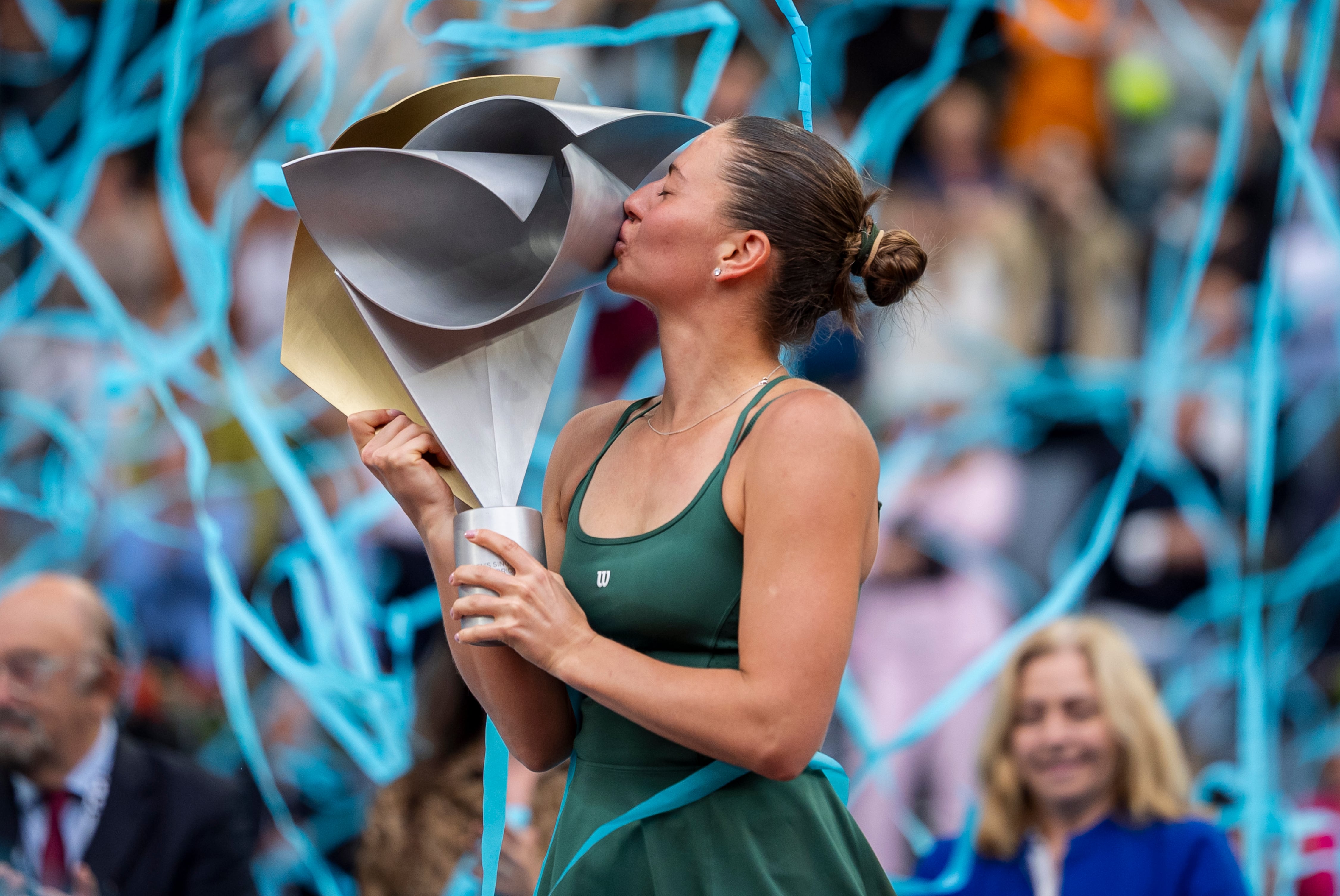 Marta Kostyuk celebra su triunfo en el Mutua Madrid Open 2026