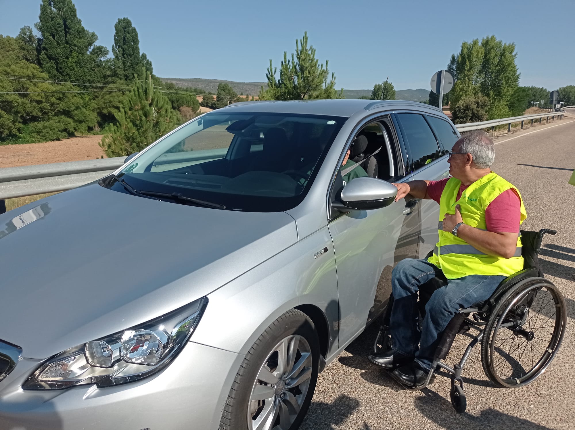 Los voluntarios de Aspaym relatan su experiencia a los conductores para evitar los excesos de velocidad