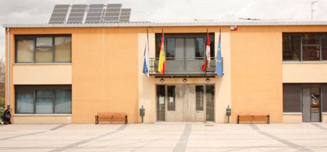 Fachada de la casa consistorial de San Cristóbal de Segovia