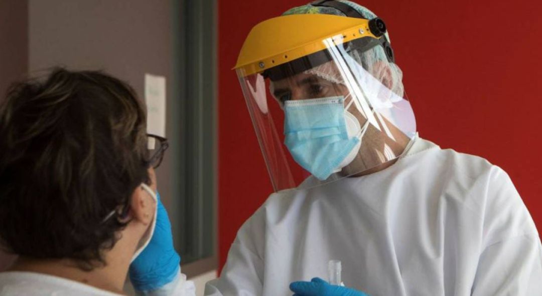 En estos momentos hay 175 personas ingresadas con coronavirus en los hospitales castellonenses, 33 de ellas en la UCI.