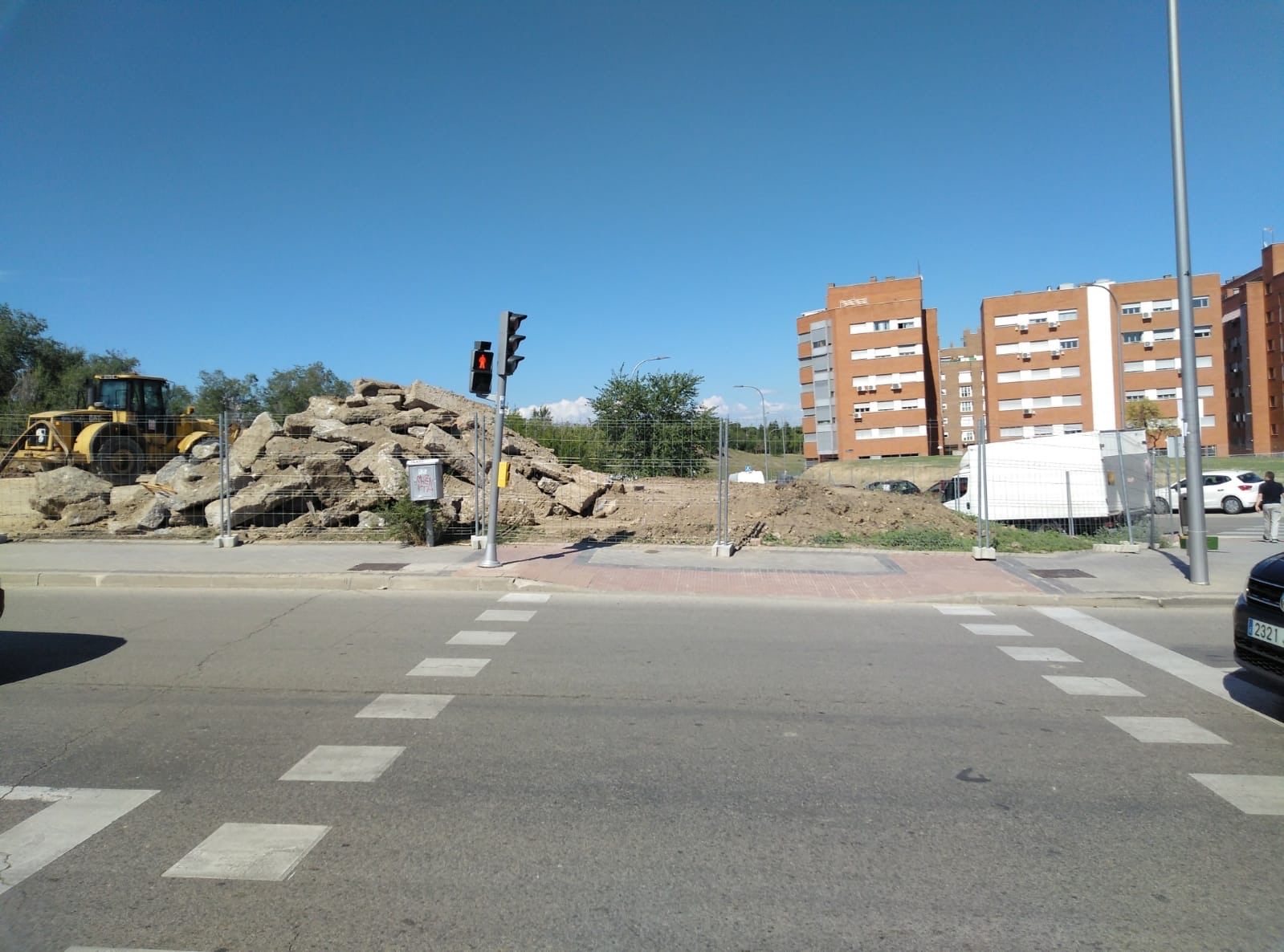 Imagen de de las obras de construcción del nuevo cantón de limpieza de la calle Abad Juan Catalán de Vicálvaro