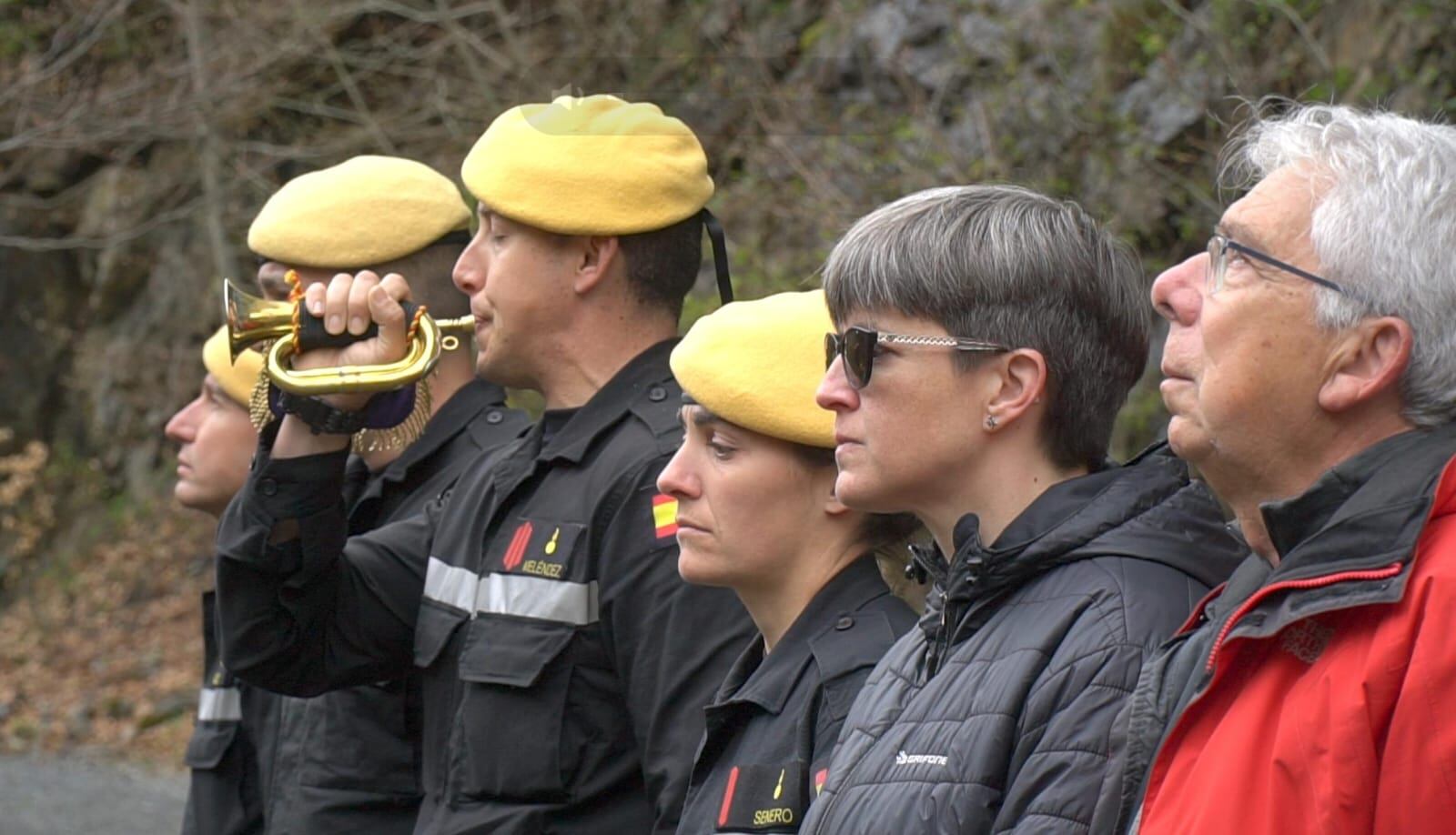 En el homenaje han participado familiares, compañeros de la UME y Guardia Civil. Foto: Ministerio de Defensa