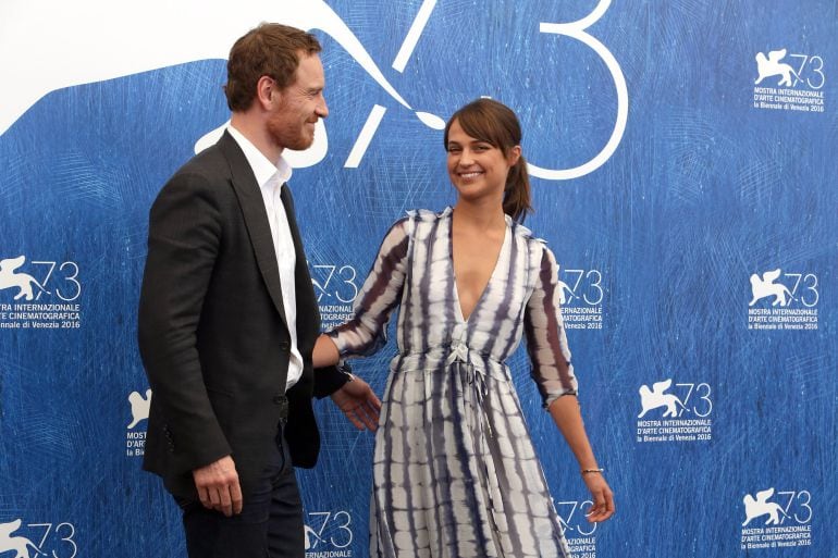 VEMichael Fassbender and Alicia Vikander attend a photocall for &#039;The Light Between Oceans&#039; en el Festival de Cine de Venecia