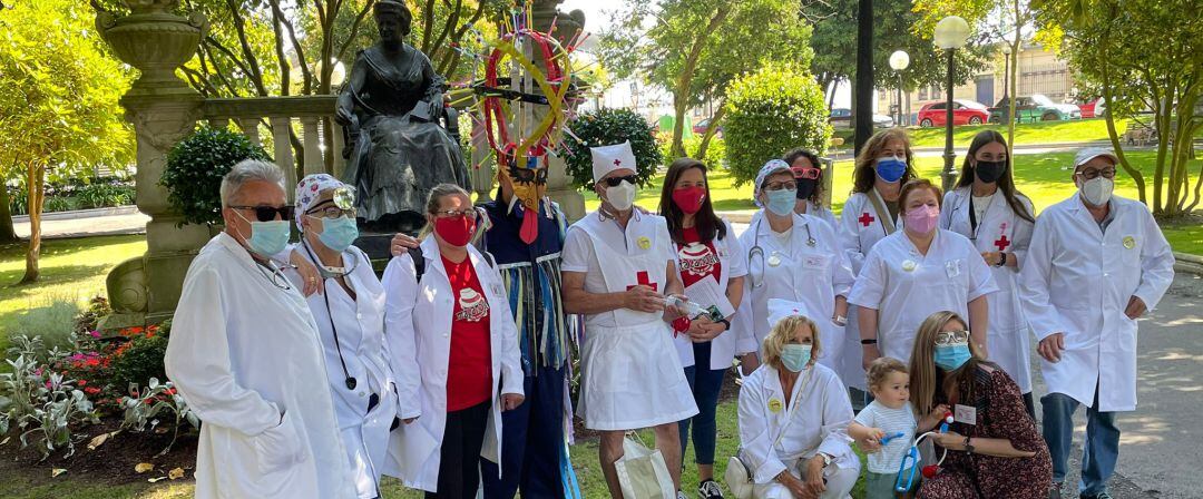 Una de las comparsas en los Jardines de Méndez Núñez