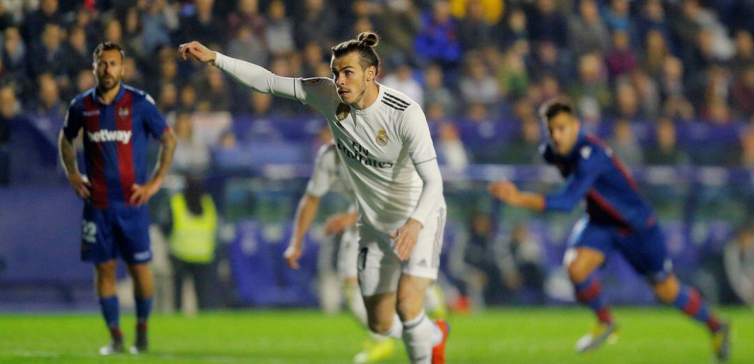 Gareth Bale, en el momento en el que va a lanzar el penalti