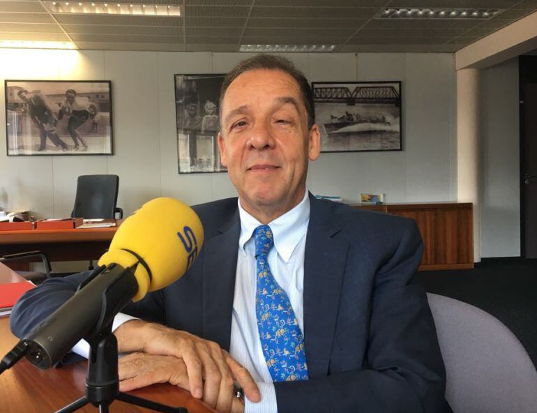 Xavier Prats en un momento de la entrevista en su despacho en Bruselas