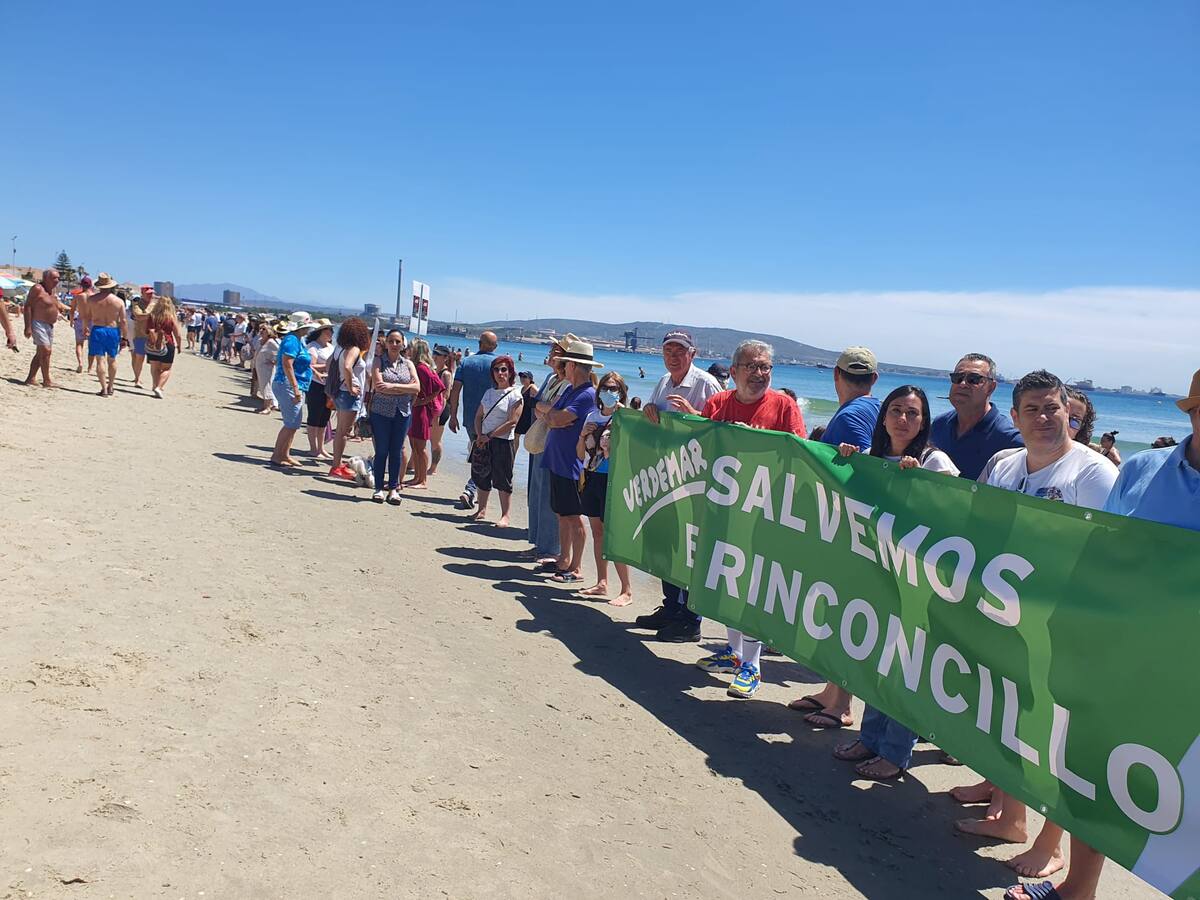 Salvemos El Rinconcillo celebra el éxito de la cadena humana