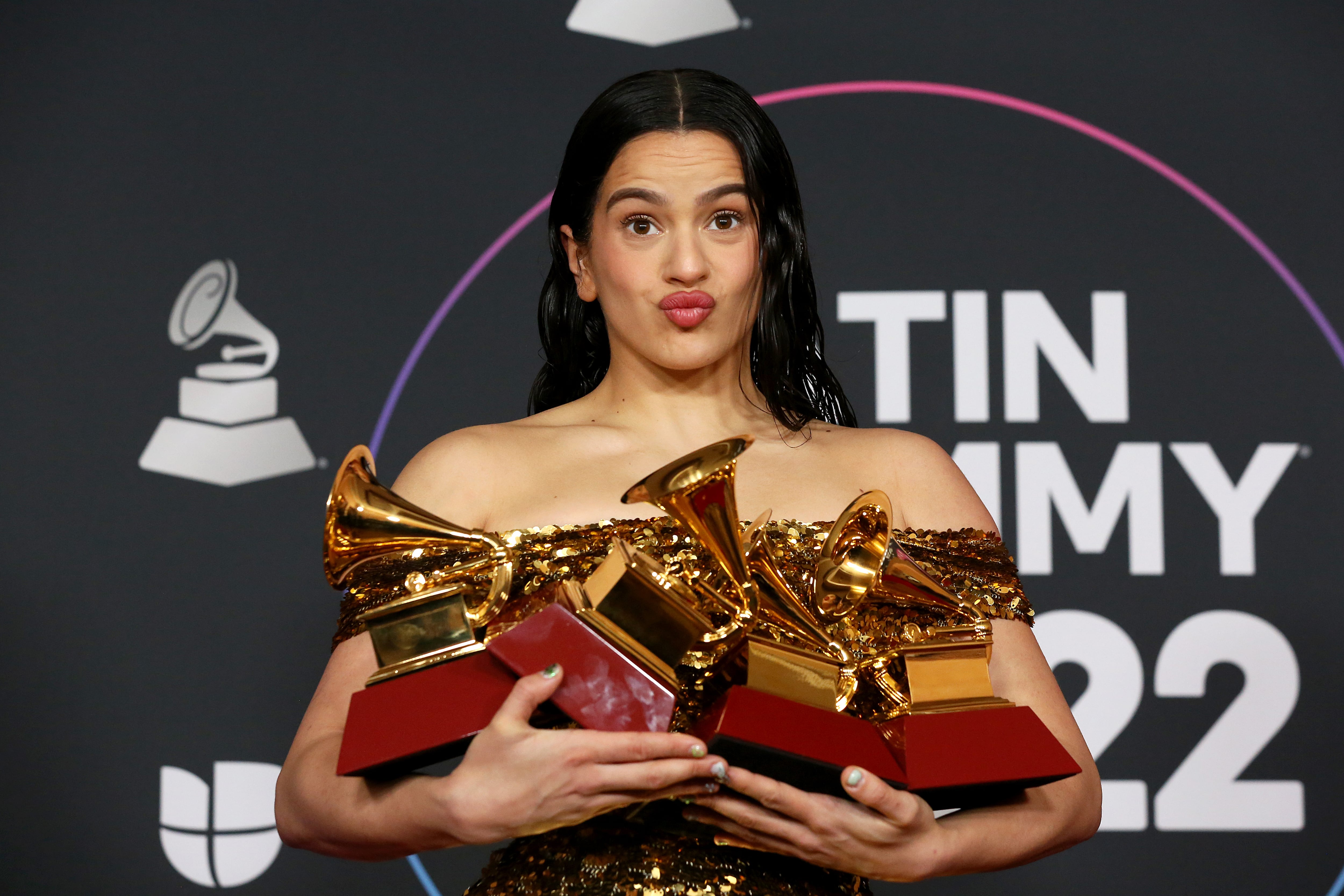 Rosalía gana el Grammy Latino a mejor álbum del año con &#039;Motomami&#039;. (Photo by Gabe Ginsberg/Getty Images for The Latin Recording Academy )