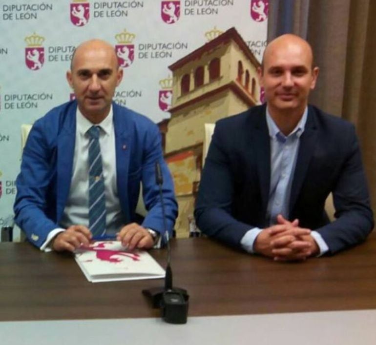 Juan Carlos Fernández y su asesor Sadat Maraña 