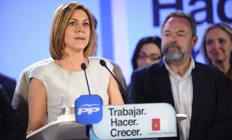 GRA927. TOLEDO, 25/05/2015.- La presidenta de Castilla-La Mancha y candidata a la reelección, María Dolores de Cospedal, comparece esta noche en Toledo para valorar el resultado de las elecciones autonómicas en Castilla la Mancha. EFE/Ismael Herrero