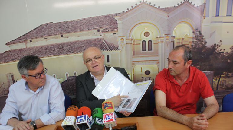 El delegado de la Junta en Albacete, Pedro Antonio Ruiz Santos durante la rueda de prensa