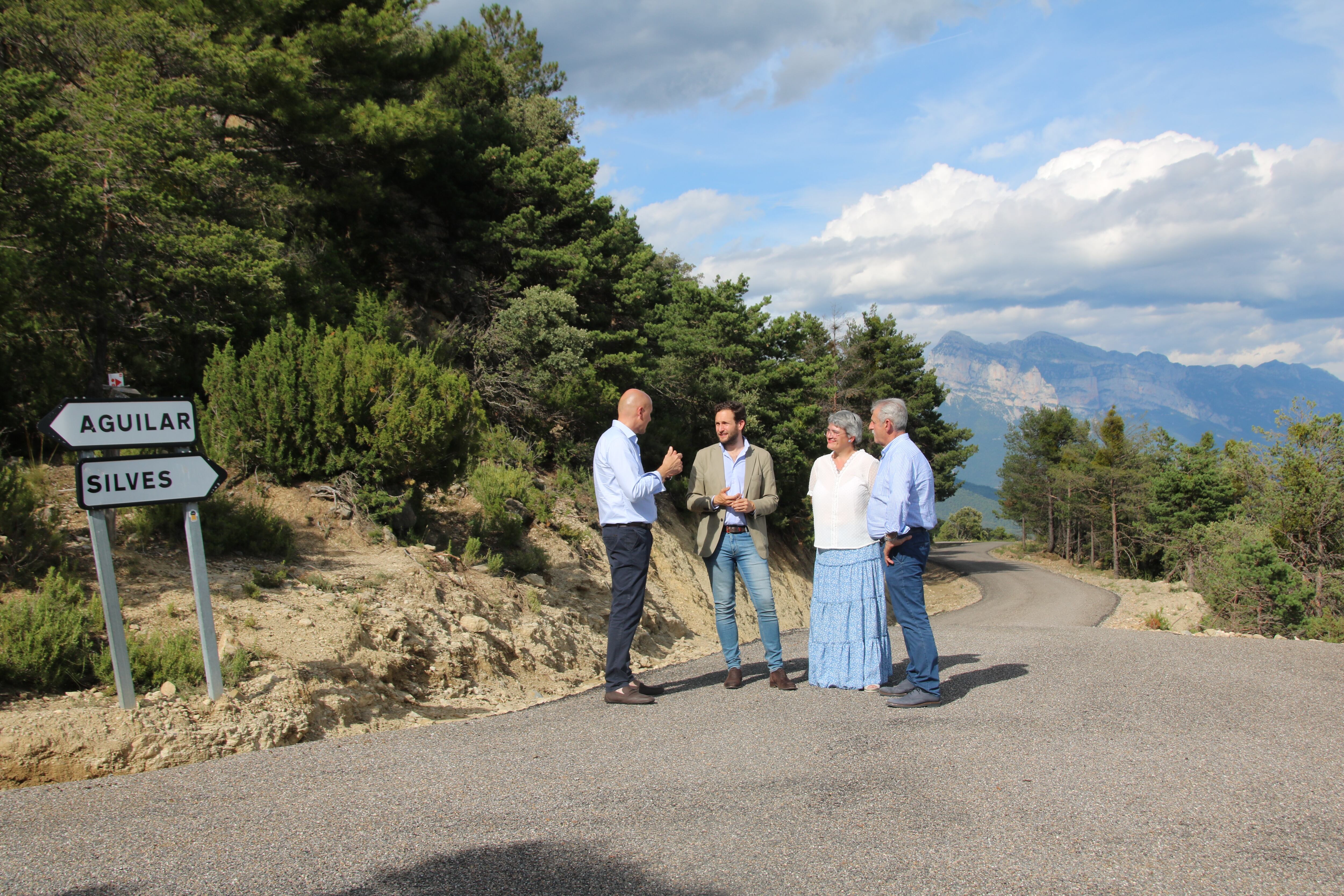 Isaac Claver,  Álvaro Bescós,  José María Giménez, y Sonia Orús en la visita a la zona. Foto: DPH