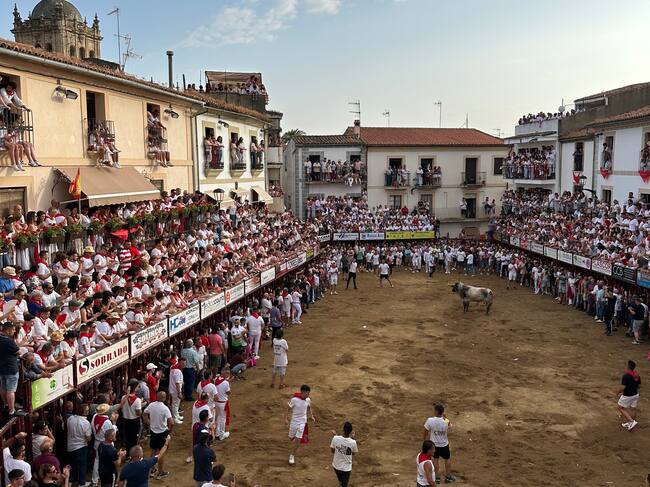 Panorámica de la plaza de España en el encierro de ayer