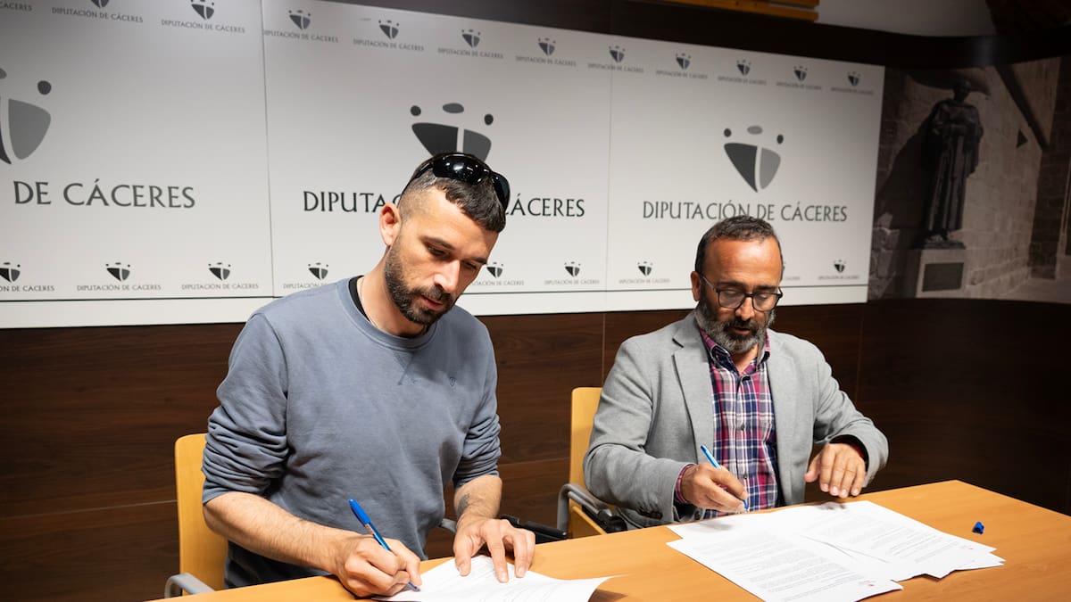 La Diputación de Cáceres impulsa una fonoteca para rescatar el folclore de La Raya con Portugal