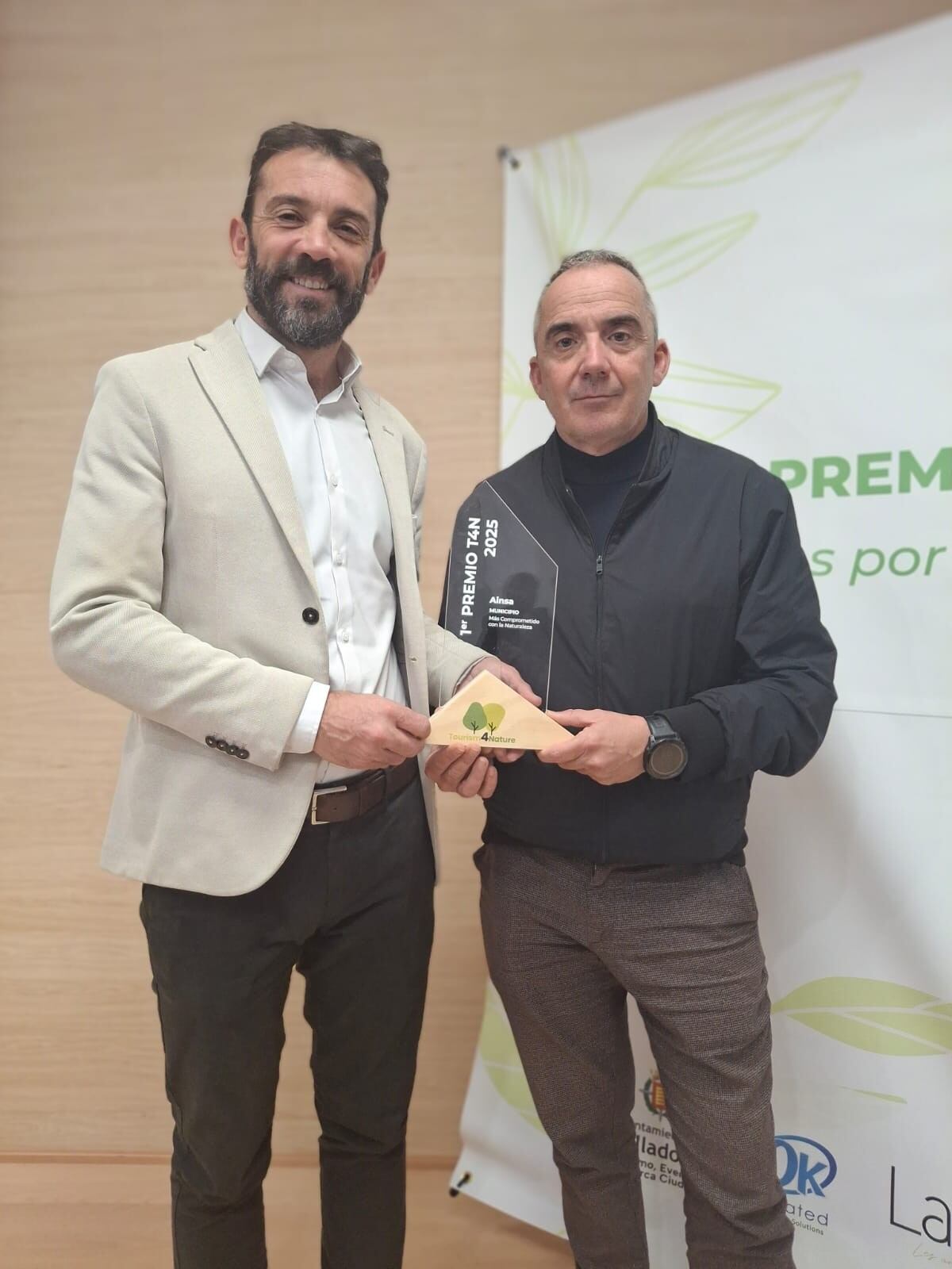 Enrique Pueyo y Juan Antonio Gil han recogido el premio en Valladolid