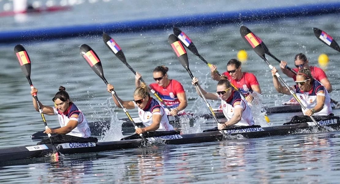 Equipo español compitiendo en K4 500 en los JJOO de París 2024