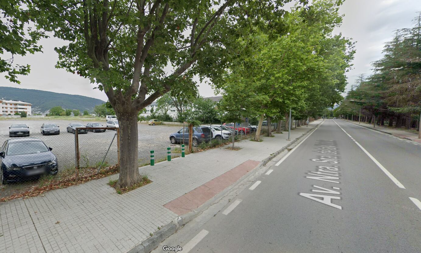 El solar donde se proyecta una nueva Comisaría se usa ahora de aparcamiento disuasorio