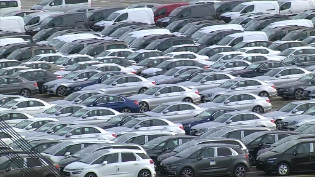 La terminal de Bouzas, hasta los topes de coches almacenados 