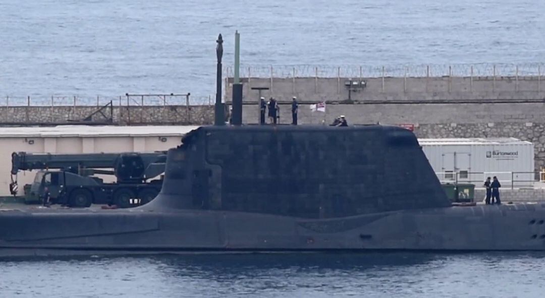 El submarino nuclear HMS Ambush en la base naval de Gibraltar