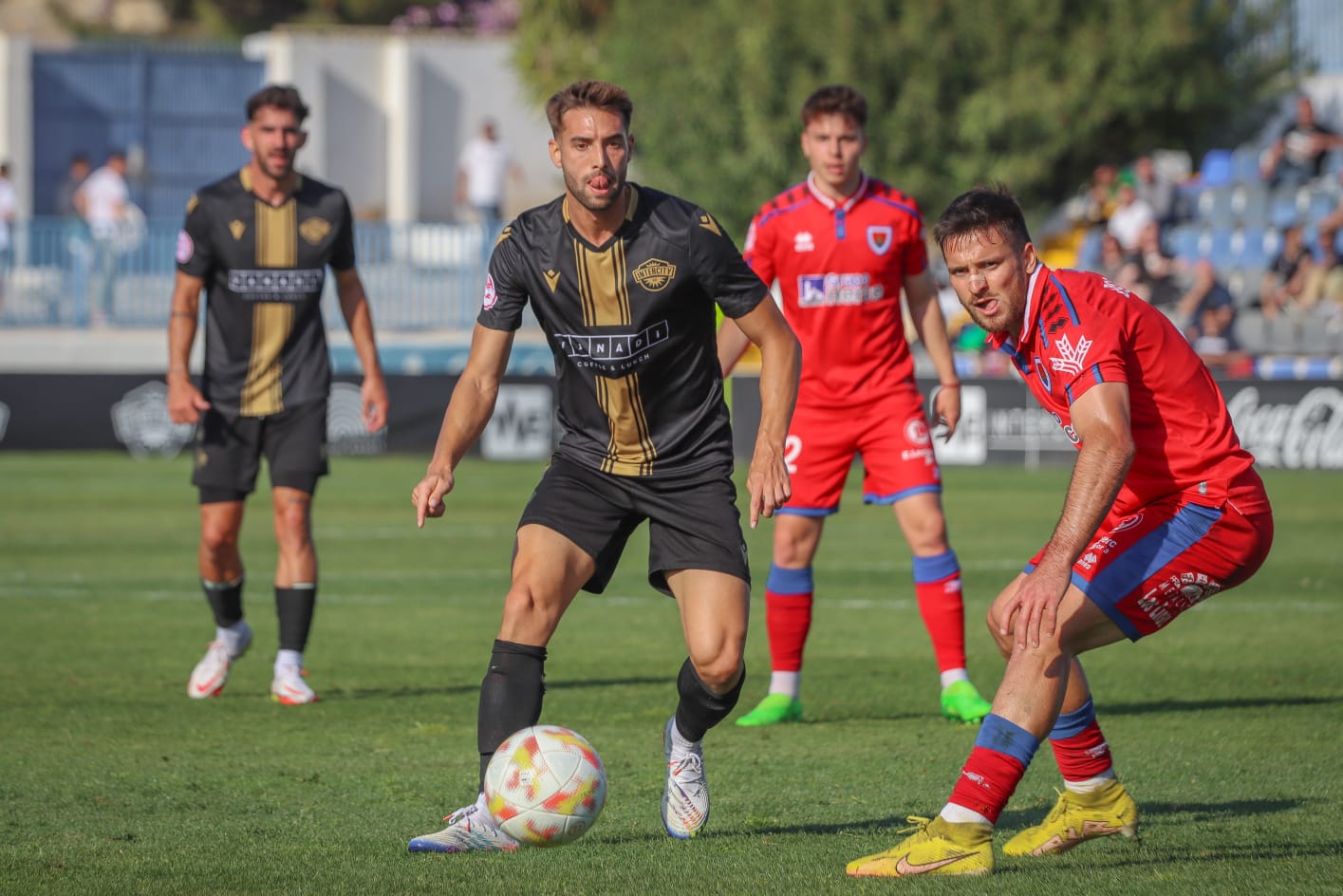 Miguel Mari, jugador del Intercity, frente a Numancia, en el Antonio Solana